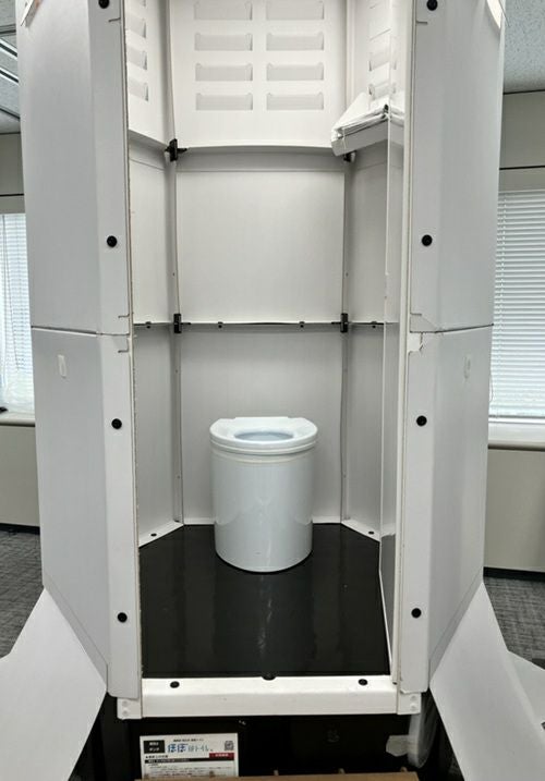 災害用備蓄トイレ「ほぼ紙トイレ」本体 内部（紙トイレタイプの仮設トイレ）